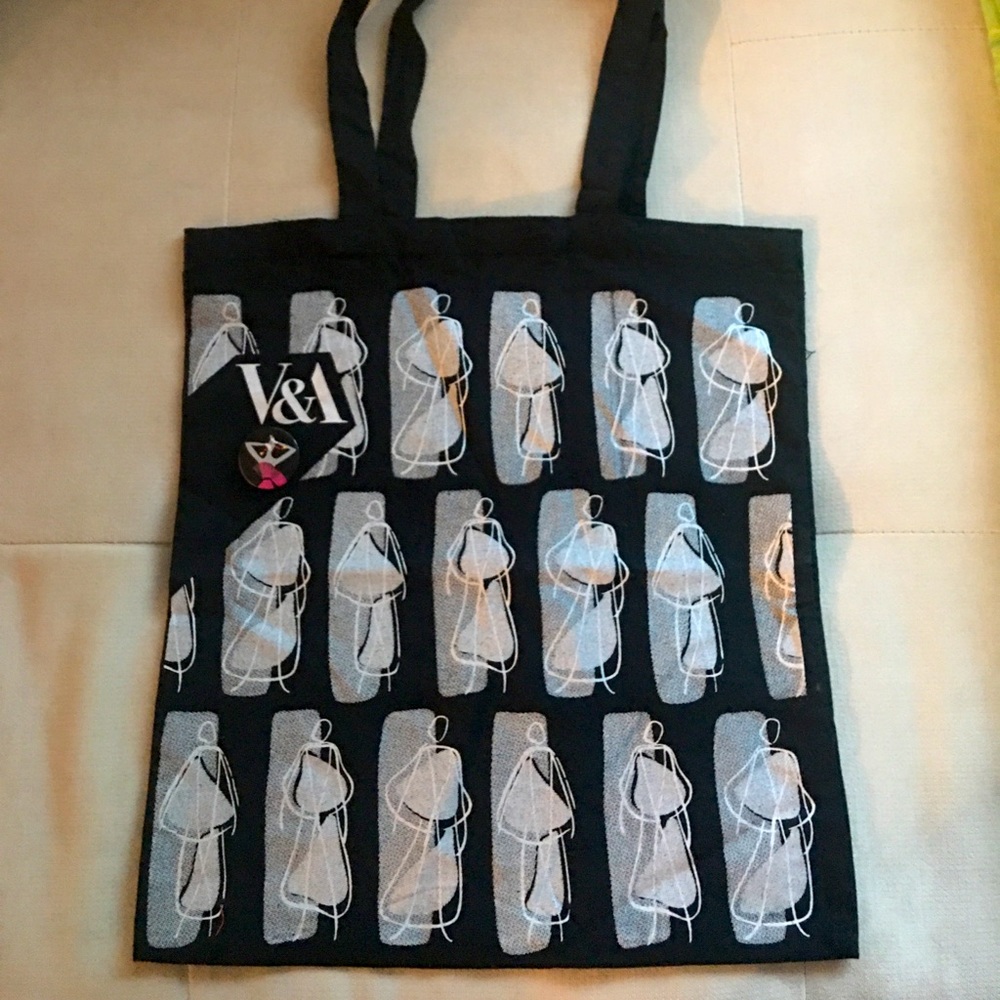 V&A tote bag